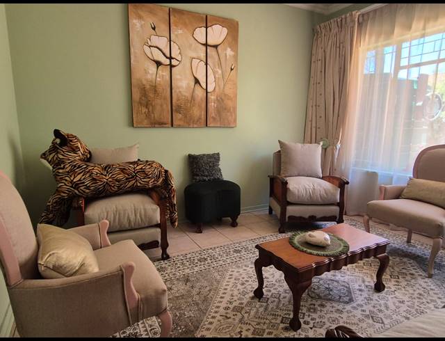 5 BEDROOM HOUSE FOR SALE IN FALCON RIDGE